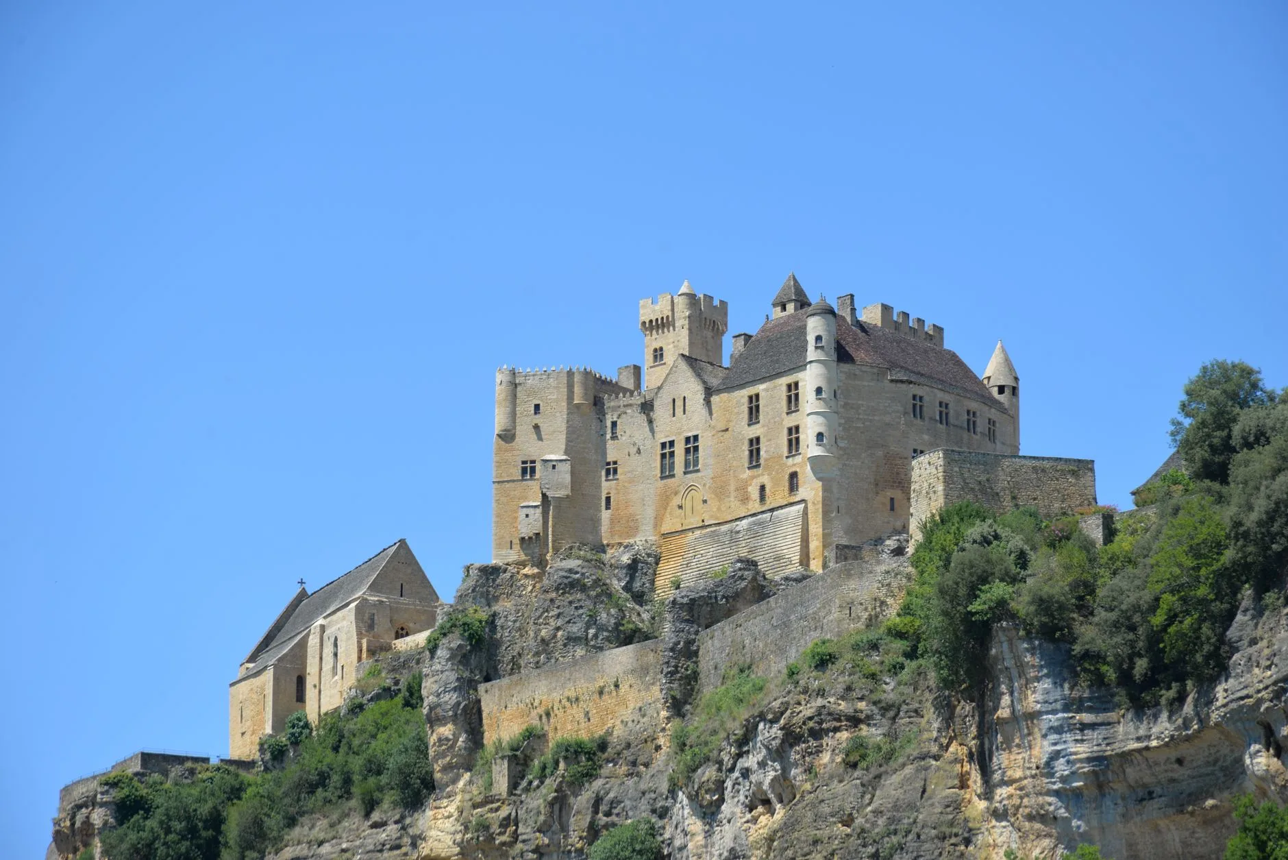 Château de Beynac dominant la vallée de la Dordogne en Périgord noir